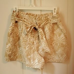 Printed palm shorts